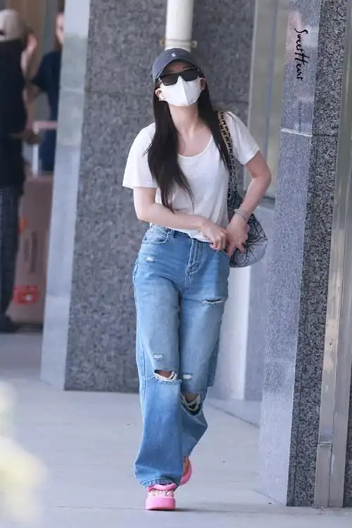 赵露思最新机场路透