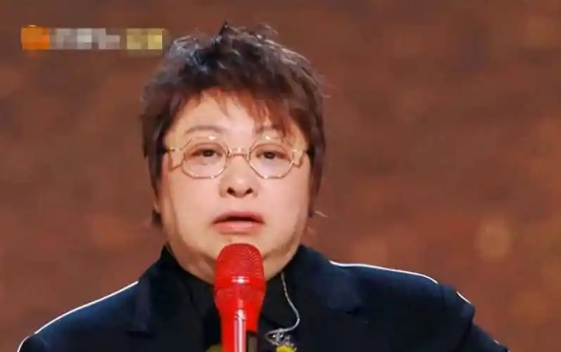 53岁韩红男友终于现身?