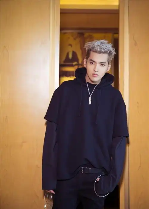 青年导演称吴亦凡供出了47个人涉及成龙冯小刚潘玮柏王源等人