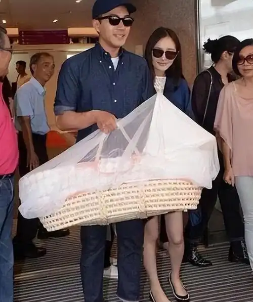 产后复出的女星杨幂宛若少女姚晨无戏可拍唐嫣胖到不敢认