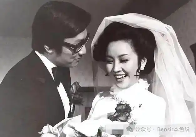 1985年34岁的狄波拉敲开赌王何鸿燊的房门撕碎了谢贤的体面