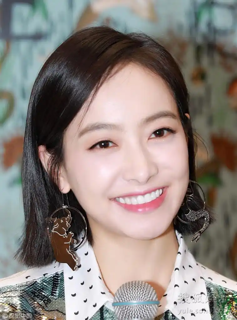 宋茜温婉甜美演绎夏季风 范丞丞穿牛仔装高冷帅气