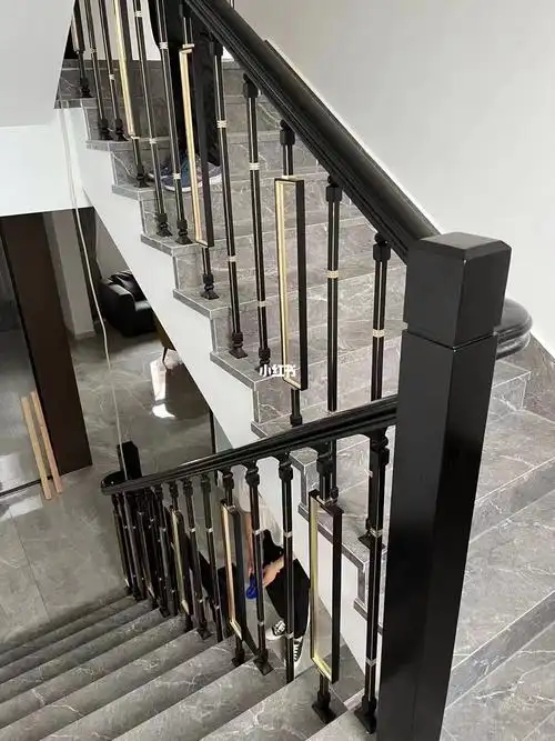 别墅轻奢楼梯扶手栏杆案例分享