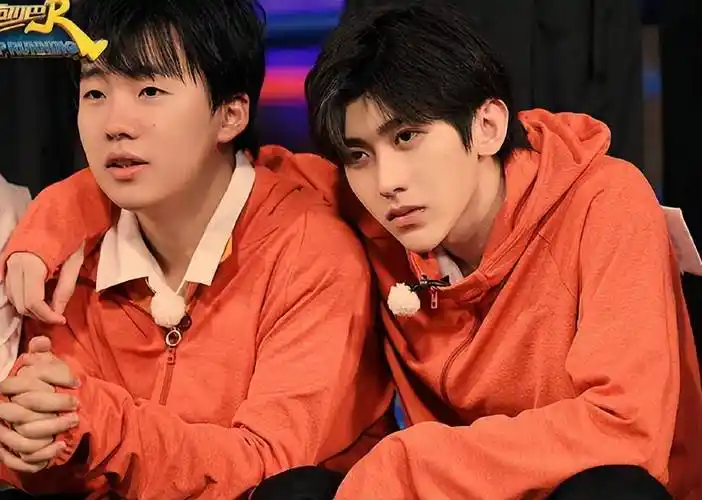 蔡徐坤上热搜,网友扒出郭麒麟在综艺上对他的评价,引发众人热议_孩子