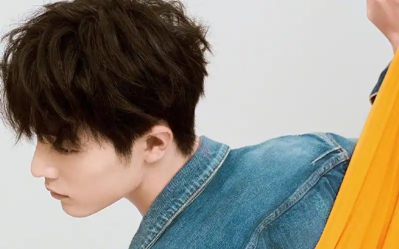 新晋八月男友肖战,高清壁纸图片,大陆明星-回车桌面