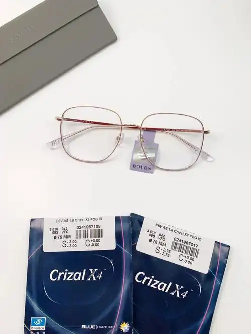 无底色防蓝光依视路x4搭配暴龙素眼镜bj7221