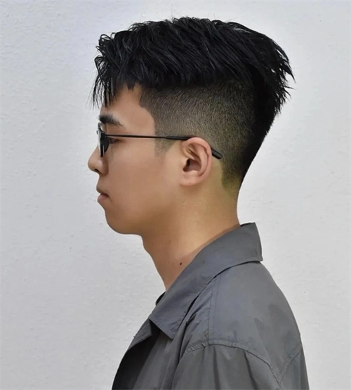 帅气炸裂的男生短发 束感飞机头酷翻了