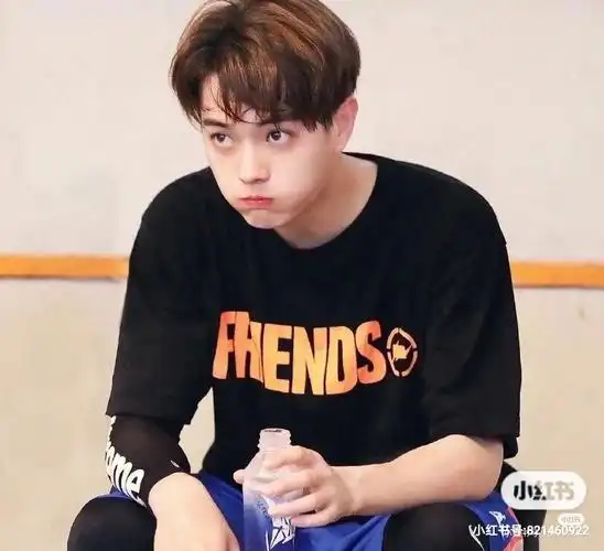 alaso们,你们更喜欢凯凯可爱还是霸气?#向全世界安利许凯