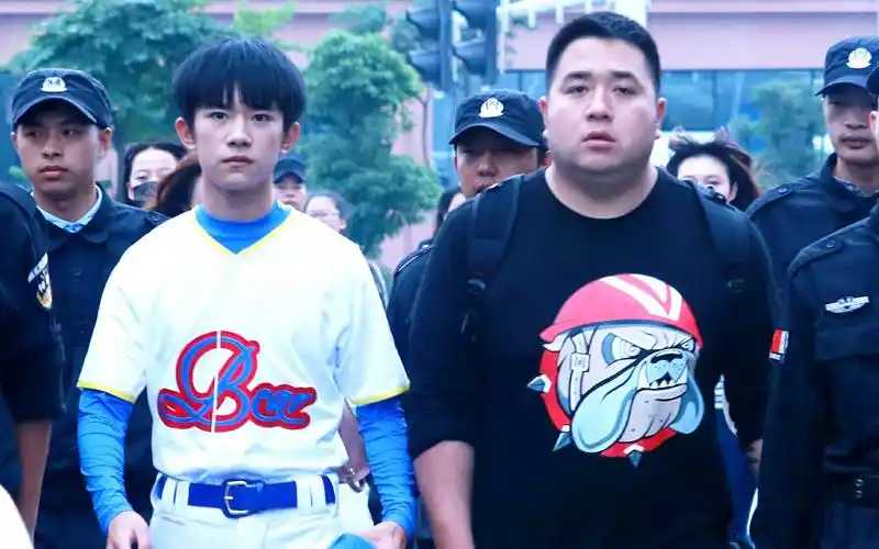 胖虎何其龙与tfboys有爱日常