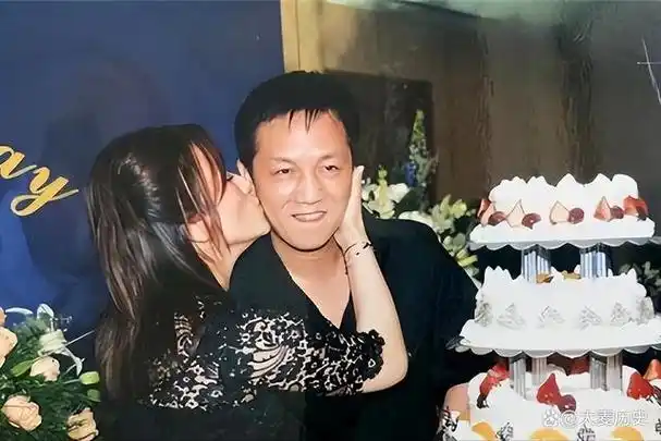 和多位女星有染,狱中躺赚30亿,曾经的上海首富现在如何了