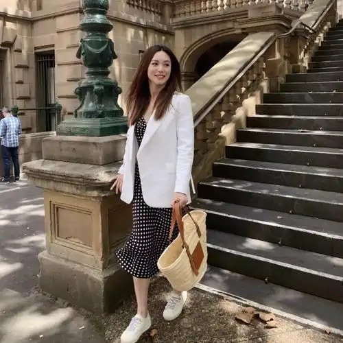 其中何仙姑的饰演者郑秀珍也是新加坡人哦看到剧照有木有觉得很眼