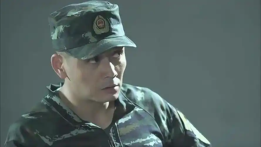 利刃出击刘闯知道自己队员被冒充竟然一招给干翻不愧是猎豹大队长