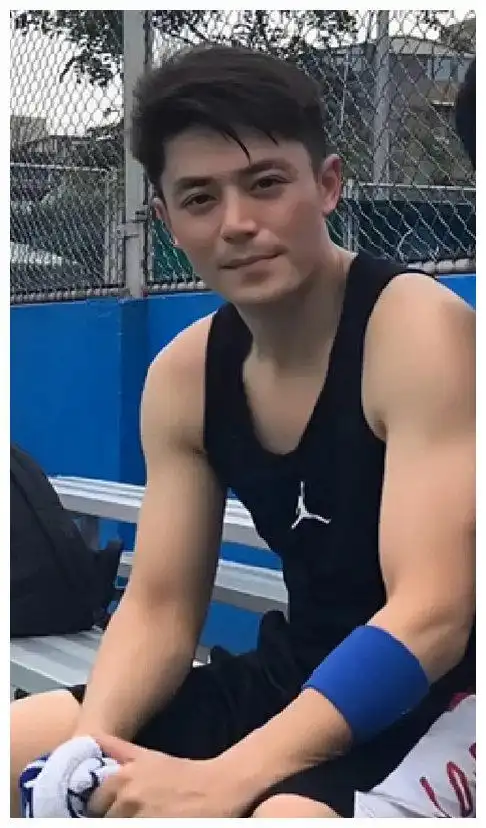 《花千骨》要拍电影?霍建华新照一身肌肉好壮硕,颜值帅回白子画