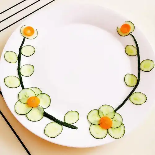 的做法_黄瓜胡萝卜花式摆盘怎么做_芊芊_dokzbcavirai的菜谱_美食天下