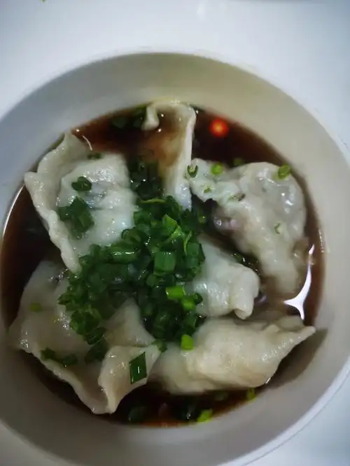 大家好,我是横峰二小五(七)班的张峻熙,今天星期六