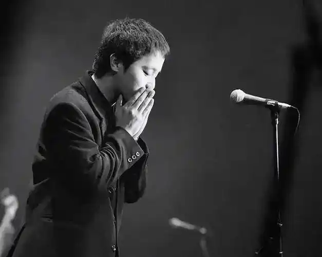 这正是窦唯现在的面貌.