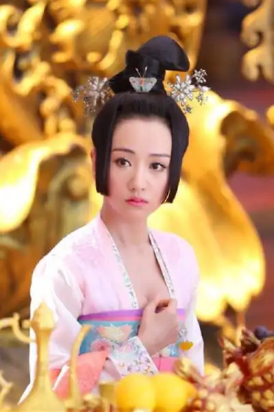 美人制造-苏莲衣-杨蓉饰