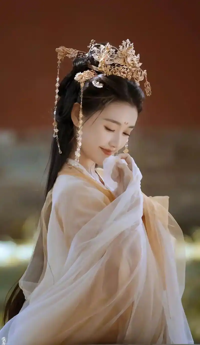 蒋依依古装造型美出圈!说实话,我很久没见过这么"讨喜"的脸了