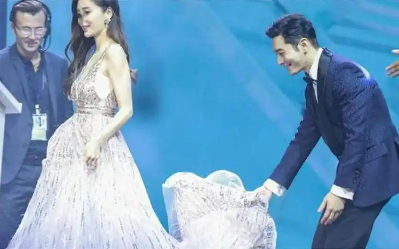 新年第一天,黄晓明angelababy7岁儿子照片曝光,这次他终于不藏了_杨颖