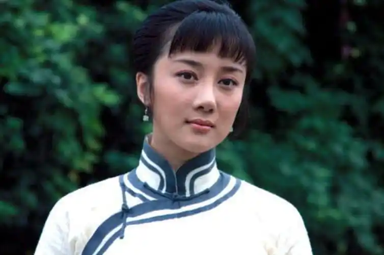 饰)统治的济南府,混乱之中夏的一双儿女寄萍(林妙可 饰