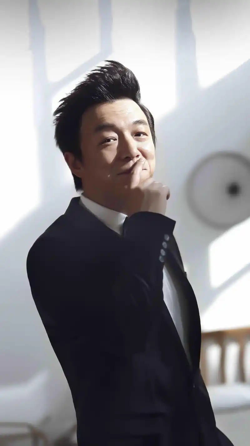 黄渤之成熟的男人手机锁屏壁纸