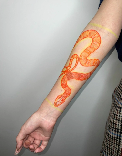 小臂肉雕纹身设计割皮蛇纹身图片欣赏