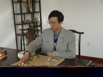 郑弘,围棋大家,中国第15个九段棋手.