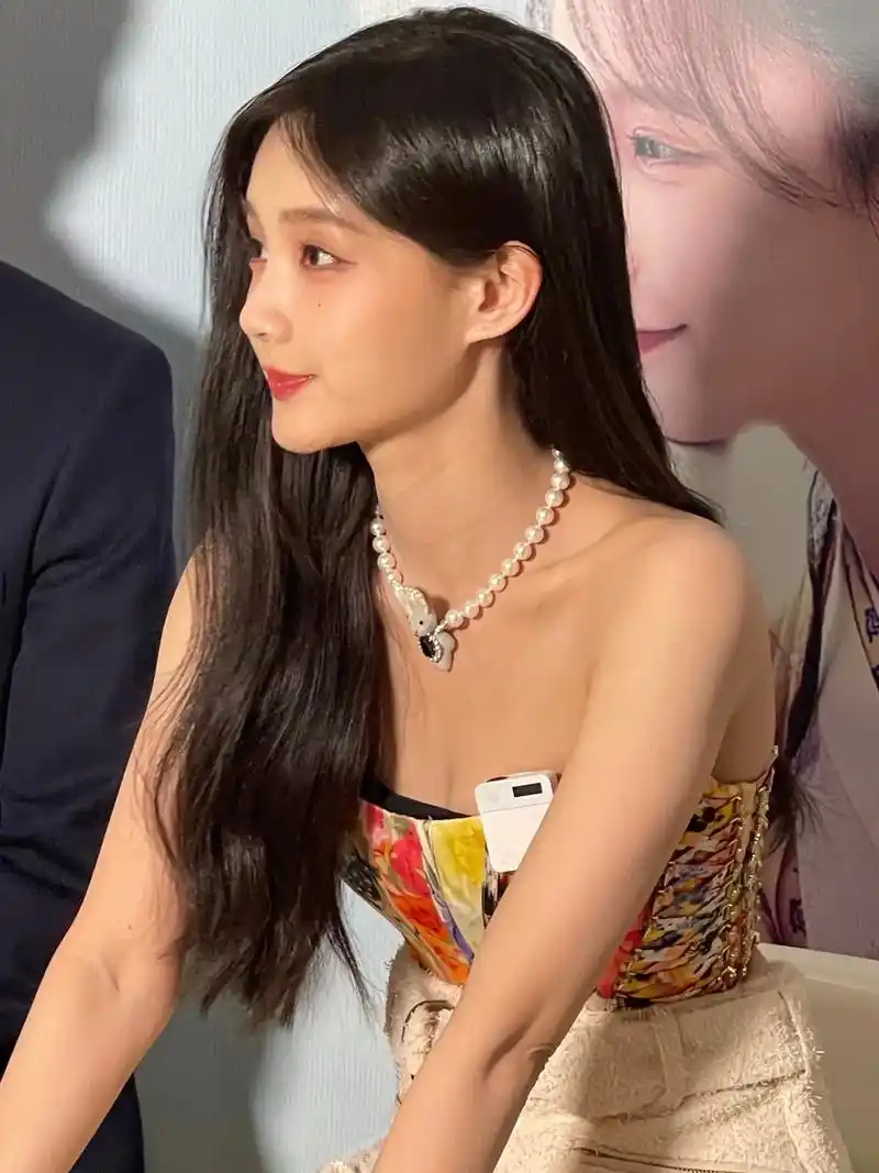 新浪扫楼 李一桐 生图好好看!#李一桐 #甜系女孩 #九霄寒 - 抖音