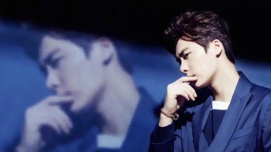 清新帅气李易峰壁纸_帅气清新的李易峰