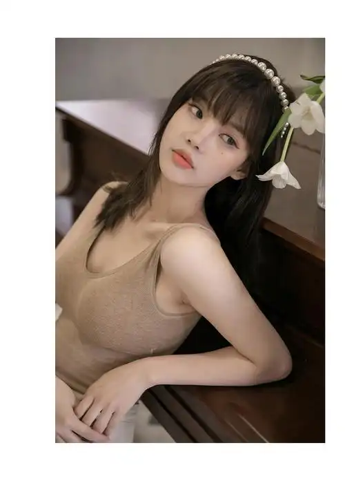 百圣塔内衣蕾丝吊带抹胸女防走光美背打底内衣网红短款内衣穿百搭款