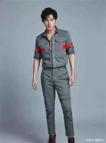 杨旭文展现硬汉与青少年的双重魅力