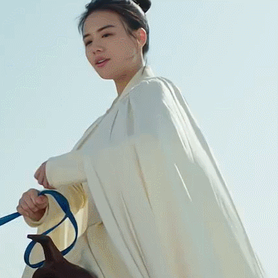 马思纯拉手白衣服女侠gif动图_动态图_表情包下载_soogif