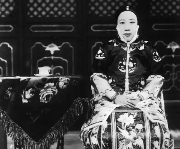 这个因为开玩笑得罪丈夫的人,就是袁世凯的原配夫人于氏.