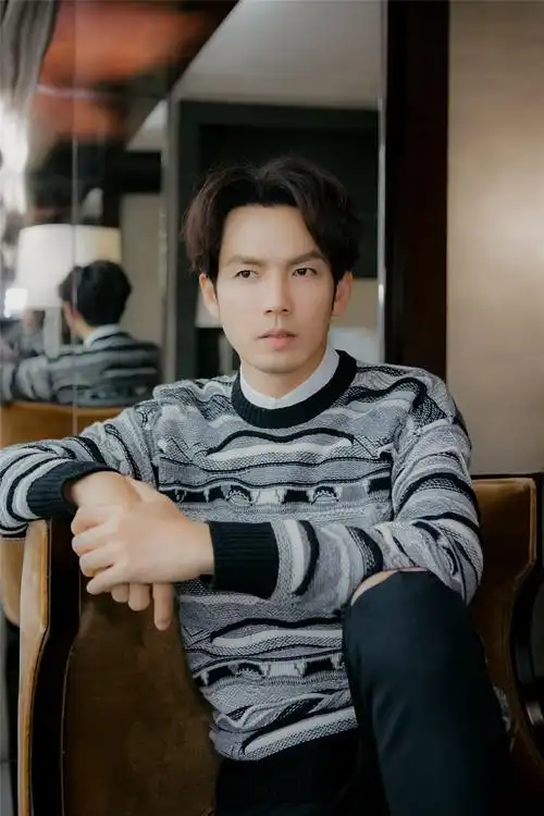 钟汉良现身宠爱首映礼逗趣温暖分享养猪日常