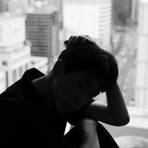 对生活无奈心累的图片,男人心里委屈压抑憋屈图片