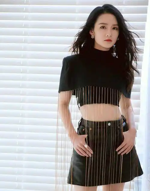 马甲线已经不算什么了!看看李沁的"人鱼线":我心动了_搜狐汽车_搜狐网