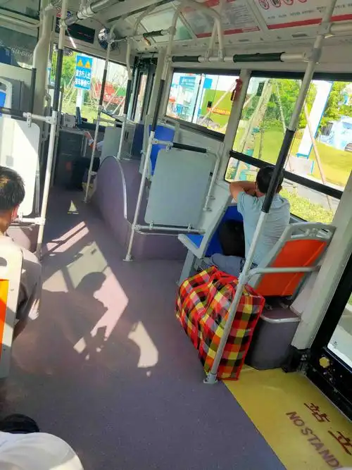 公交车一组照片