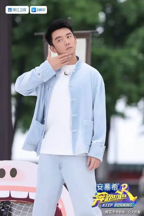 《奔跑吧12》这期有看头,沙溢拔罐和柯基撞造型,总导演竟然玩不起公然