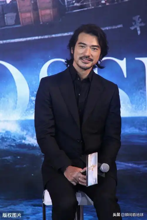 金城武47岁了 胡子拉碴成大叔 网友直呼太帅了