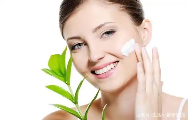 蜂蜜加它敷敷脸,有效祛痘祛印,肌肤白皙细腻又光滑