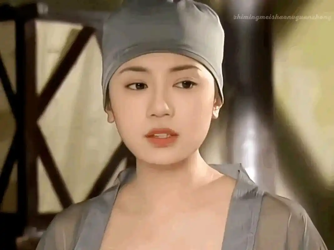 贾静雯年轻时太漂亮了,穿什么都挡不住内在的风情!