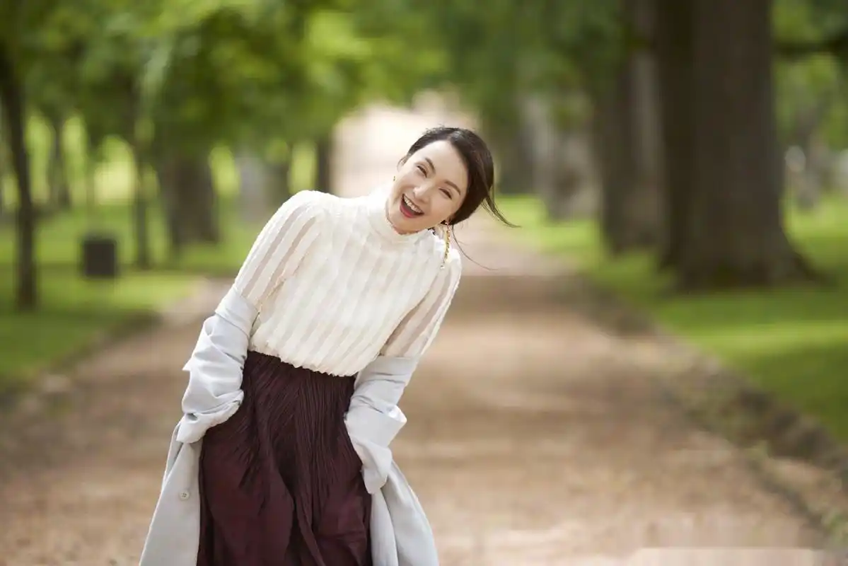 扎实的演技和开朗的性格赢得众多粉丝的喜欢.祝小陶虹生日