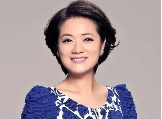 由播新闻转为《健康中国》节目主持人,董丽萍来了一次华丽转型
