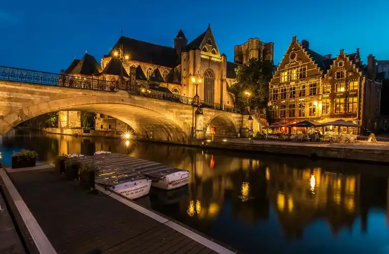 城市,根特,根特,比利时,河,莱亚,桥梁,建筑物,房子,船,晚上,照明高清