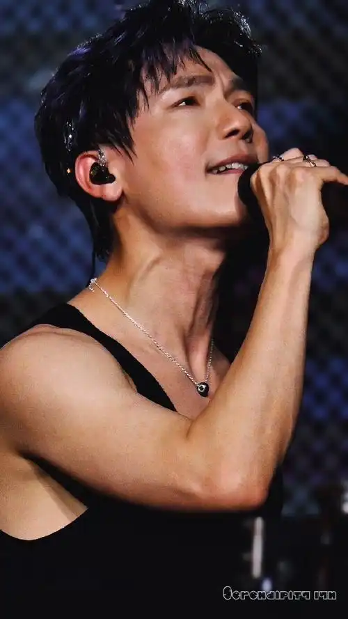 武汉 - 晚礼服    99  wyc.jpg    古铜色.