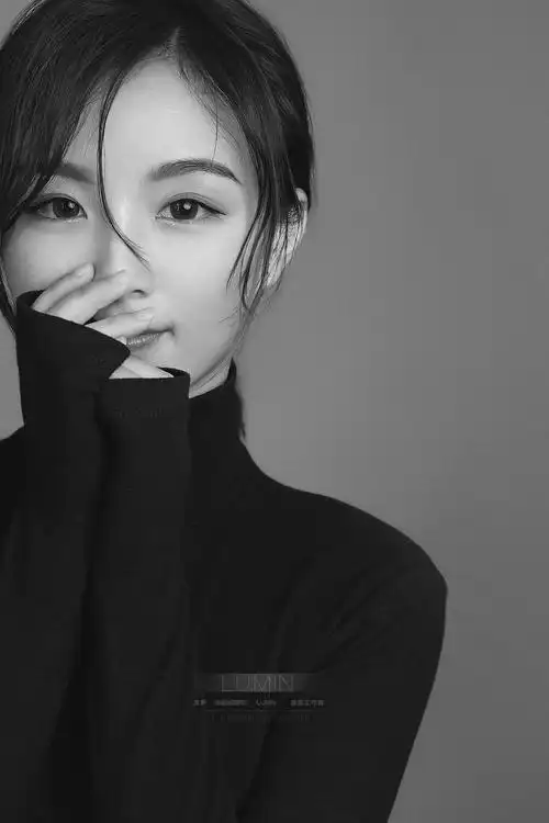 深圳黑白写真照片头纱照简约每次拍照是我的工作也是我的爱好人像写真