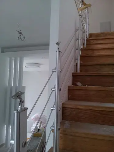 楼梯扶手不锈钢立柱护栏飘窗栏杆围栏简约扶手钢木楼梯室内现代