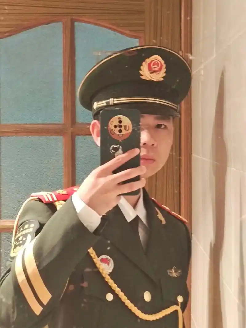 愿你成为自己的太阳,无需借谁的光!#已成过去#已退伍 - 抖音