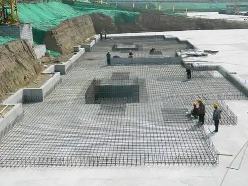 基础筏板底板钢筋绑扎