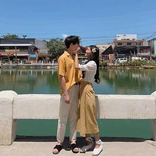 情侣拍照怎么摆姿势好?记住这几个动作,站着不动都能出大片!